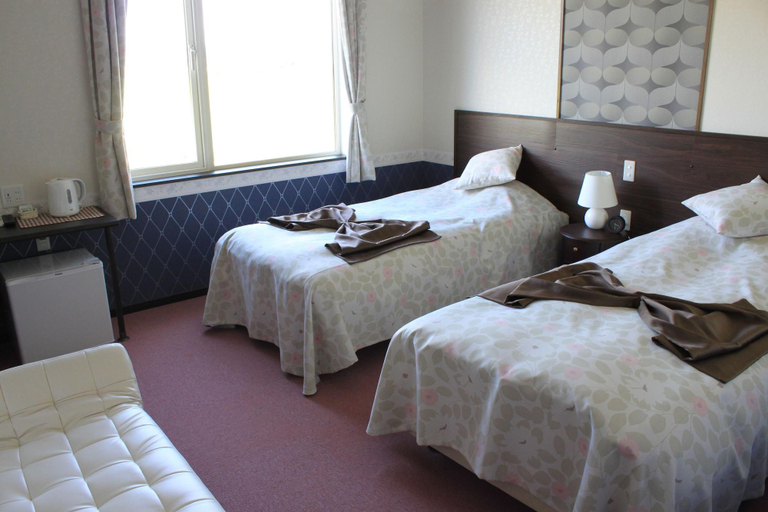 Bedroom 2, Petit Hotel Blanc Fleur, Nakafurano