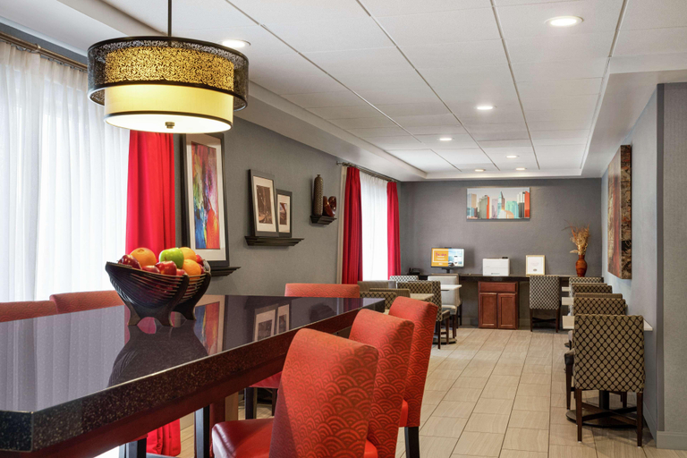 Food & Drinks 5, Hampton Inn Kansas City/Blue Spring, Kansas City