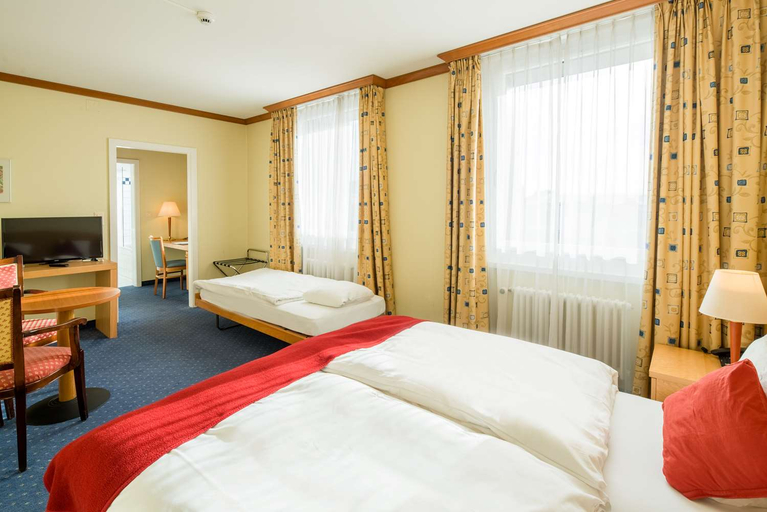 Bedroom 4, Hôtel Rallye & Entrées aux Bains de la Gruyère, La Gruyère