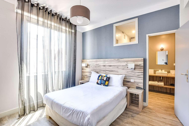 Bedroom 4, Cit'Hotel le Marbella , Pyrénées-Atlantiques