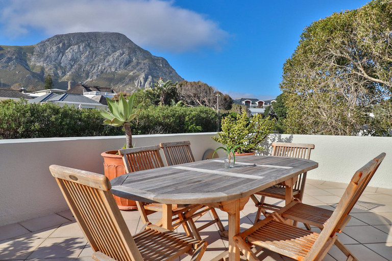 Public Area 2, Hermanus Beachfront Lodge, Overberg