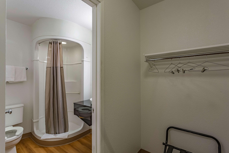 Bathroom 4, Motel 6 Billings, MT - South, Yellowstone