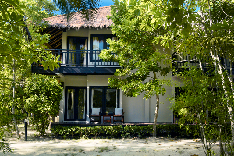 Exterior 24