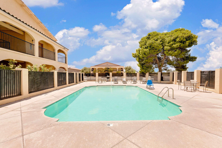 Sport & Beauty, Knights Inn Kingman, Mohave