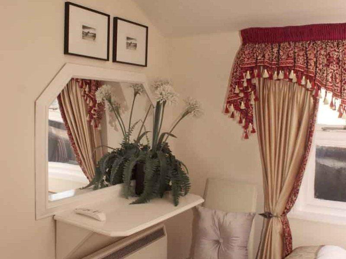 Bedroom 5, Piccolino Hyde Park Hotel, London