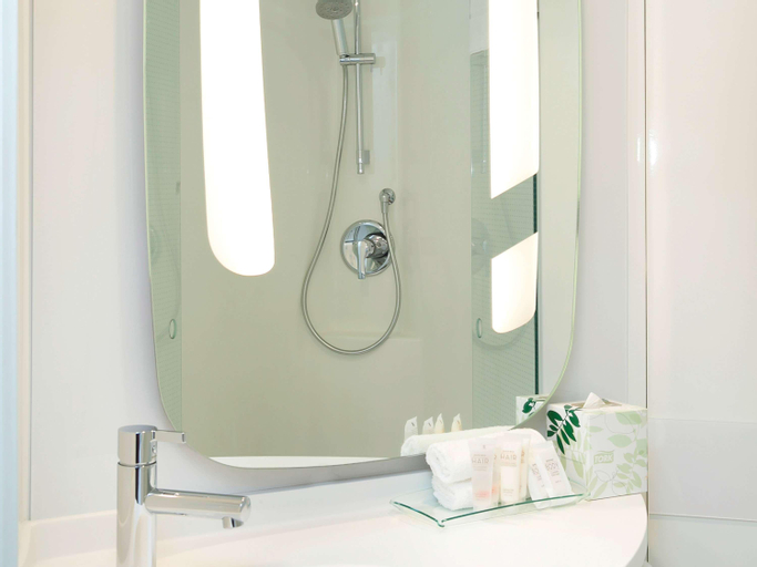 Bathroom 4