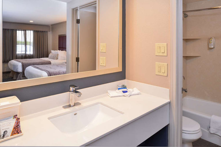 Bathroom 4, Best Western Inn Santa Cruz, Santa Cruz