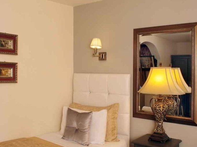 Bedroom 4, Piccolino Hyde Park Hotel, London