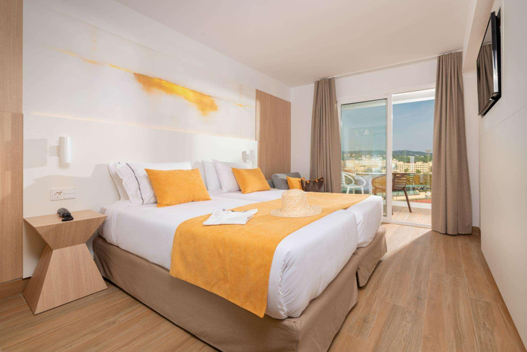 Bedroom 4, L'Azure Hotel, Girona