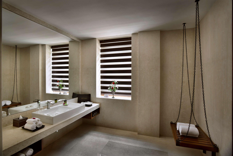 Bathroom 5, The LaLiT Great Eastern Kolkata, Kolkata