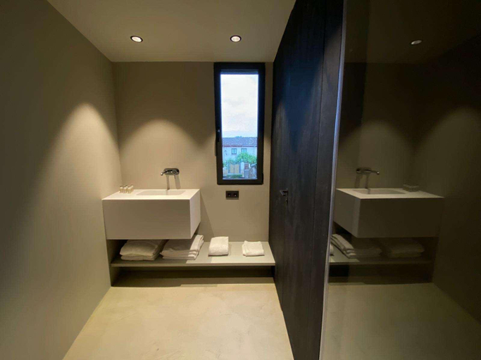 Bathroom 5, Casa Grande Hotel, Pedro Domingo Murillo
