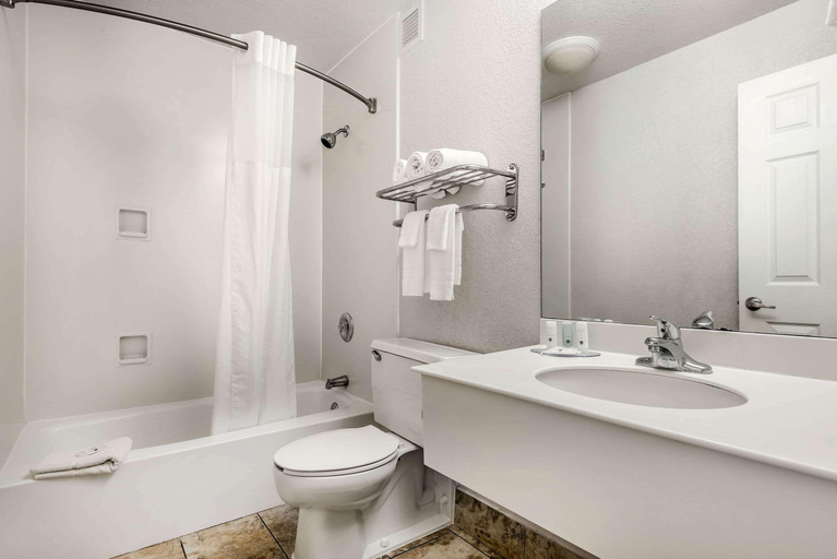 Bathroom 5, SonoHotel IDrive, Orange