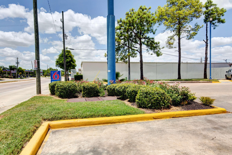 Exterior & Views 2, Motel 6 Houston-Hobby, Houston