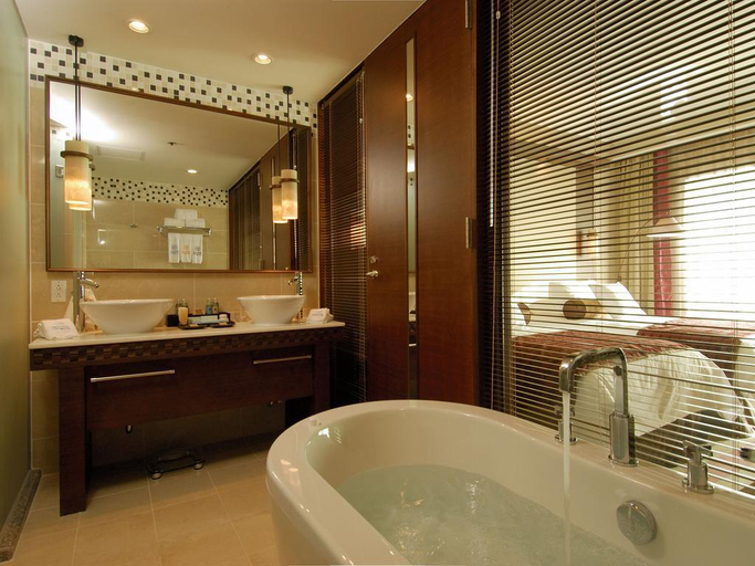 Bathroom 5, Rihga Royal Laguna Guam Resort
