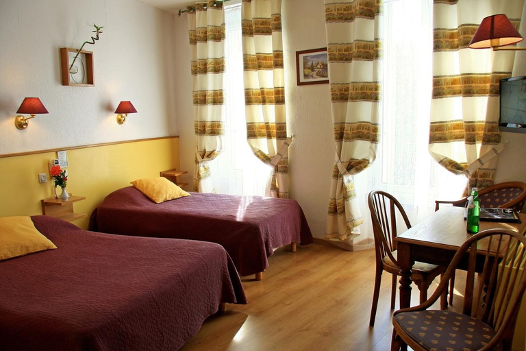 Bedroom 3, Grand Hotel De Lyon, Ardèche