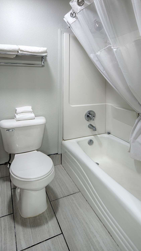 Bathroom 4, Best Western Santa Fe, Potter