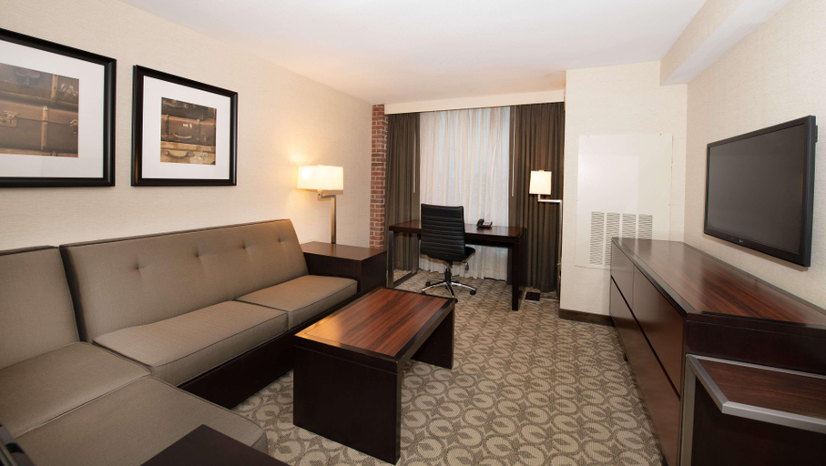Bedroom 3, DoubleTree by Hilton Hotel & Suites Charleston Ai, Charleston