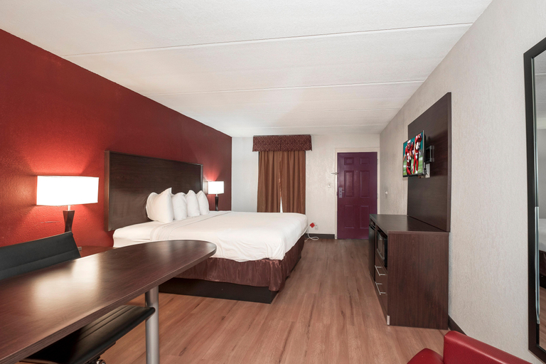 Bedroom 3, Red Roof Inn Mobile North - Saraland, Mobile