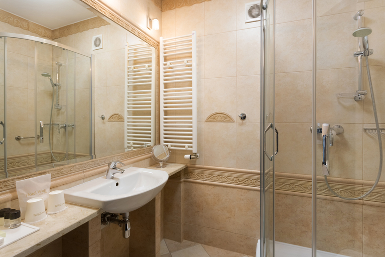 Bathroom, Hotel Wloski Business Centrum Poznan, Poznań City