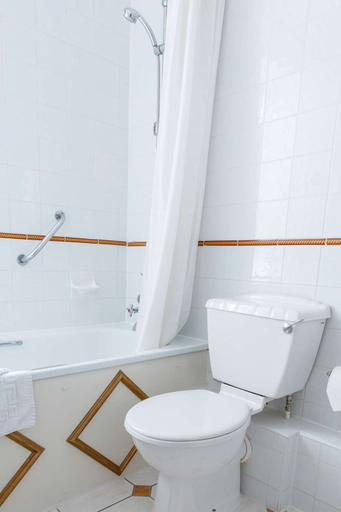Bathroom 4, Best Western Abbots Barton, Kent