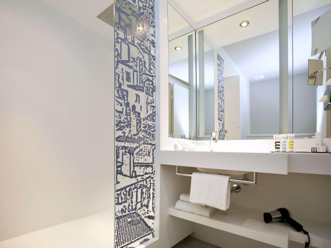 Bathroom 9