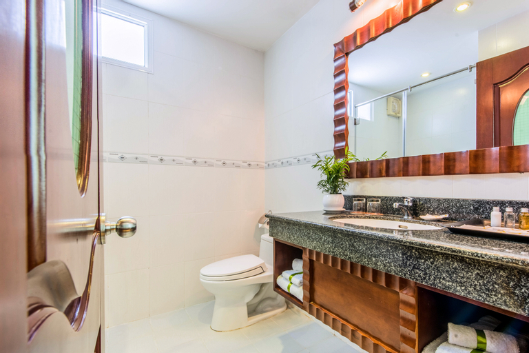 Bathroom 20
