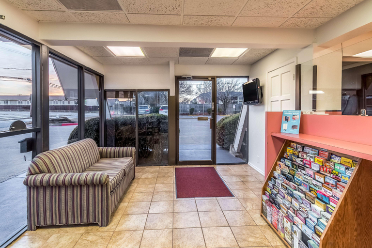 Public Area 3, Motel 6 Arlington, TX - UTA, Arlington