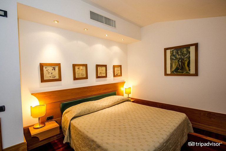 Bedroom 12