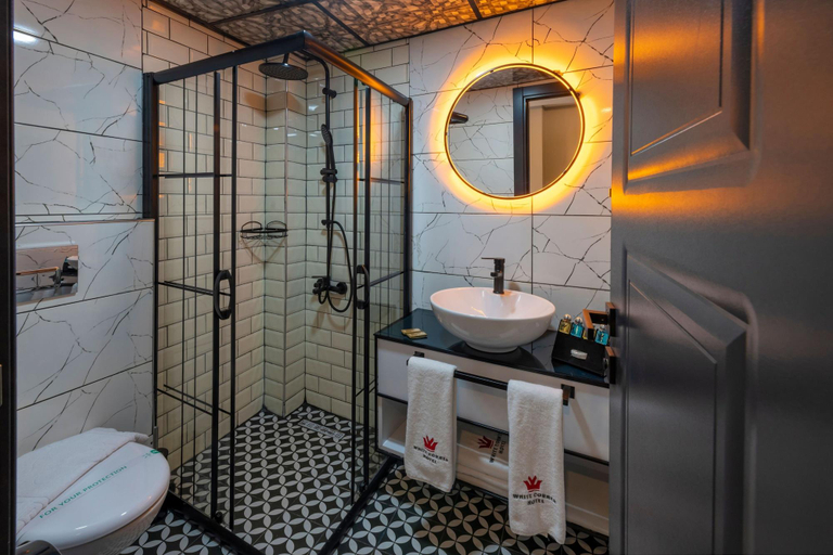 Bathroom 5, White Corner Hotel, Bakırköy