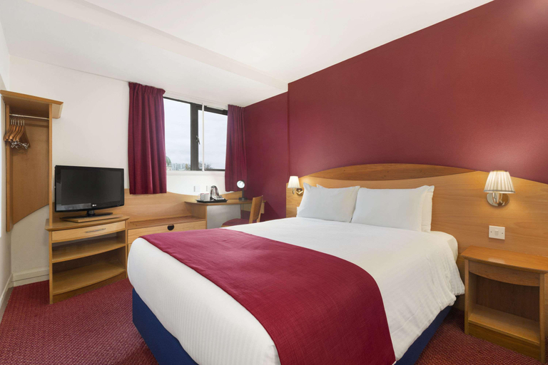 Bedroom 3, Waterloo Hub Hotel & Suites, London