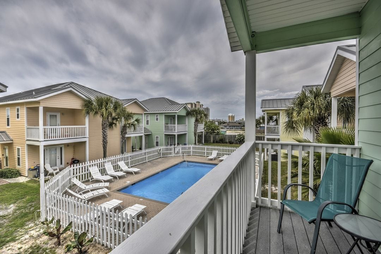 Sport & Beauty 5, 6717 Beach Drive - 1977178, Bay