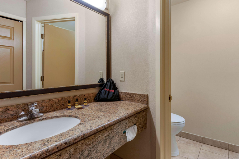 Bathroom 23