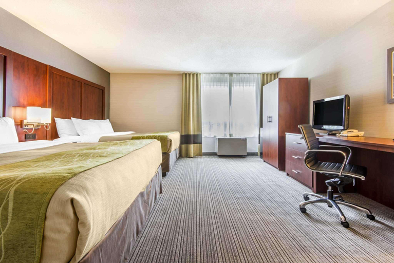 Bedroom 3, Comfort Inn & Suites Collingwood, Simcoe