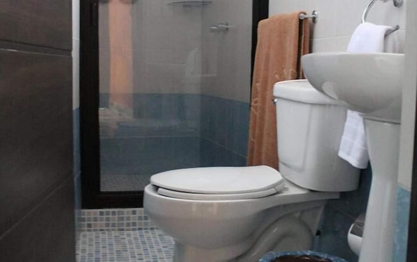 Bathroom 3, Hotel Corazon Mexicano, Guanajuato