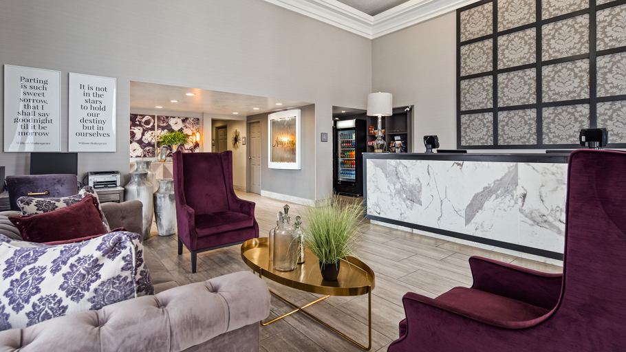 Public Area 4, Abbey Inn, Iron