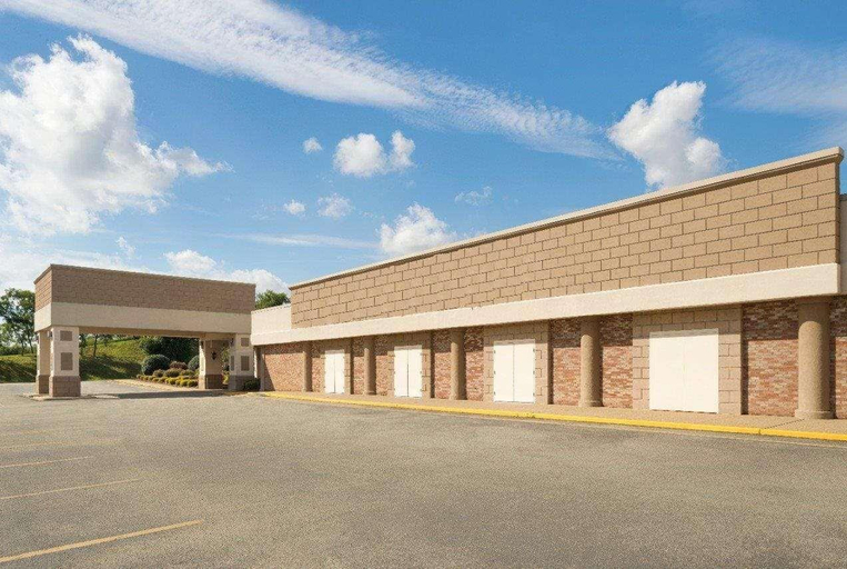 Exterior & Views 2, Ramada Uniontown, Fayette