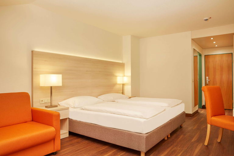 Bedroom 4, Taste Hotel Limes Thermen Aalen, Ostalbkreis