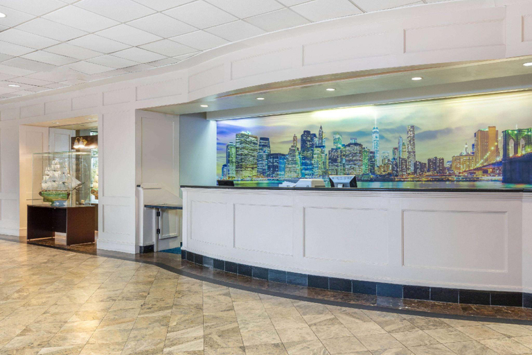 Public Area 3, La Quinta Inn & Suites by Wyndham Secaucus Meadowlands, Secaucus