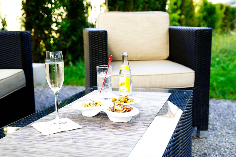 Food & Drinks 25