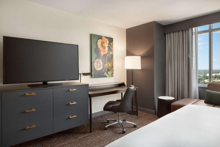 Bedroom 3, Hilton Baltimore BWI Airport, Anne Arundel