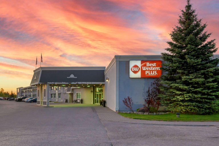 Exterior & Views 2, Best Western Plus Mariposa Inn & Conference Centre, Simcoe