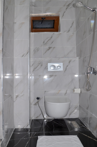 Bathroom 5, Yasmin hotel, Fatih