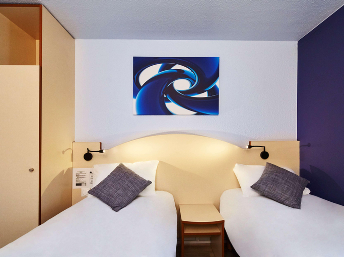 Bedroom 12