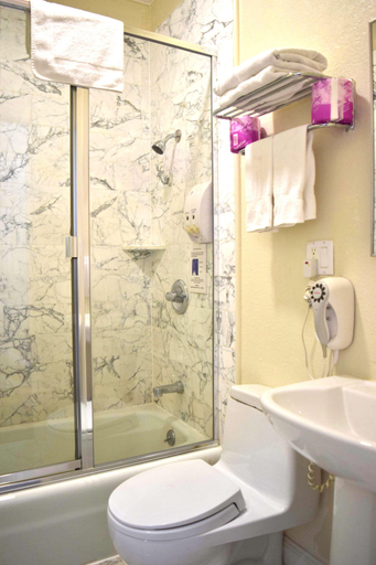 Bathroom 5, Sia Park Executive Hotel, Brasília
