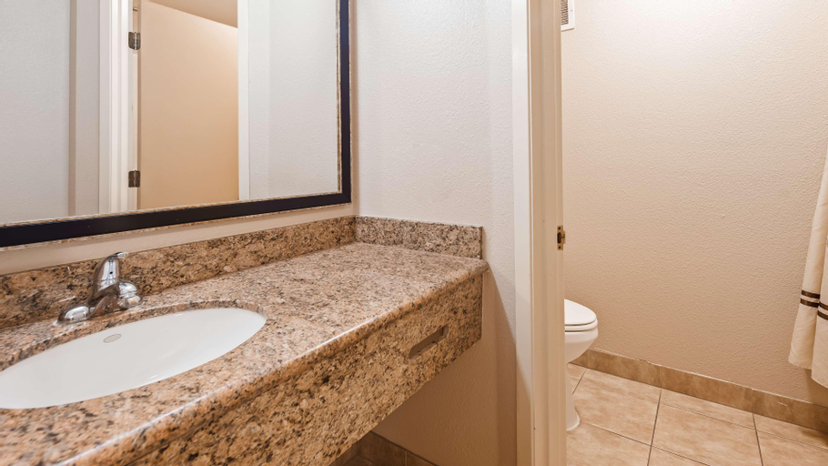 Bathroom 21