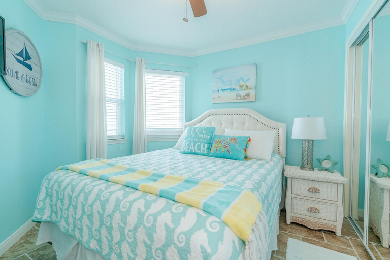 Bedroom 5, Steps to Pool and Beach Amazing Views From Two Balconies, Galveston