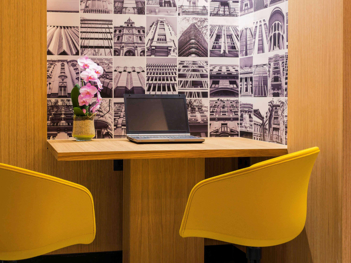 Public Area 3, Motel One Madrid-Plaza de España, Madrid