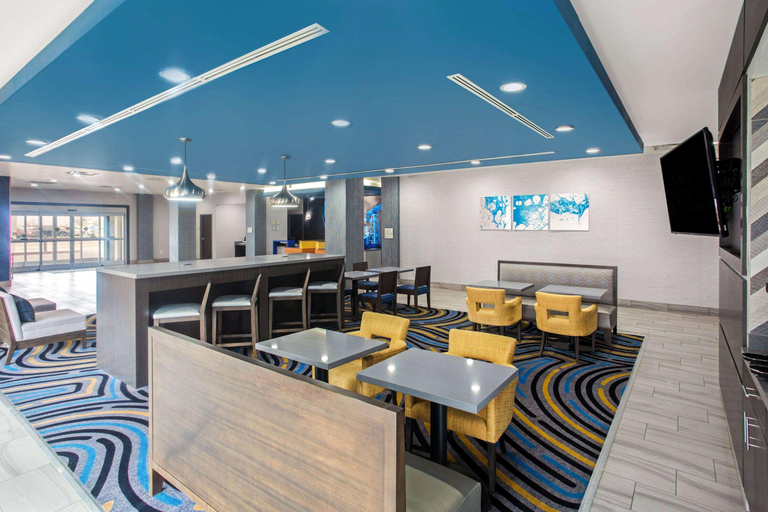Public Area 3, La Quinta Inn & Suites by Wyndham Ponca City, Kay