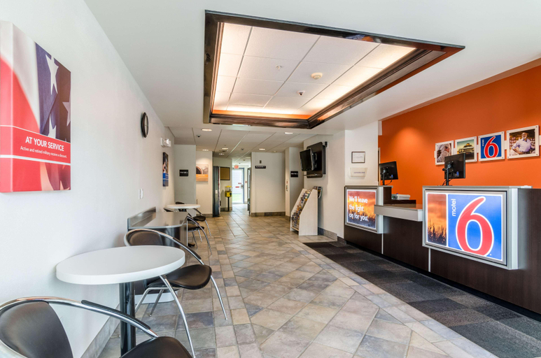 Public Area 2, Motel 6 Kearney, NE, Buffalo