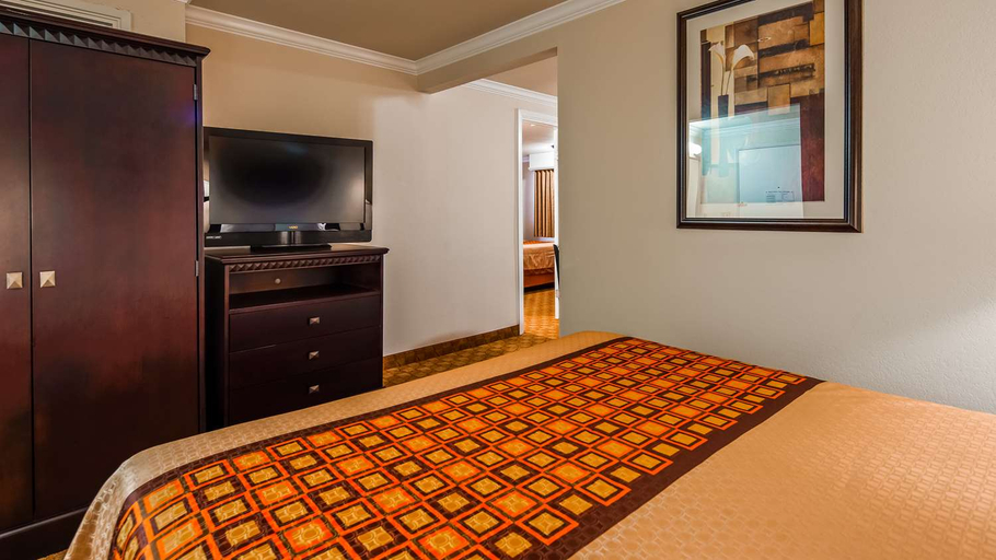 Bedroom 5, SureStay Plus Hotel by Best Western Lompoc, Santa Barbara